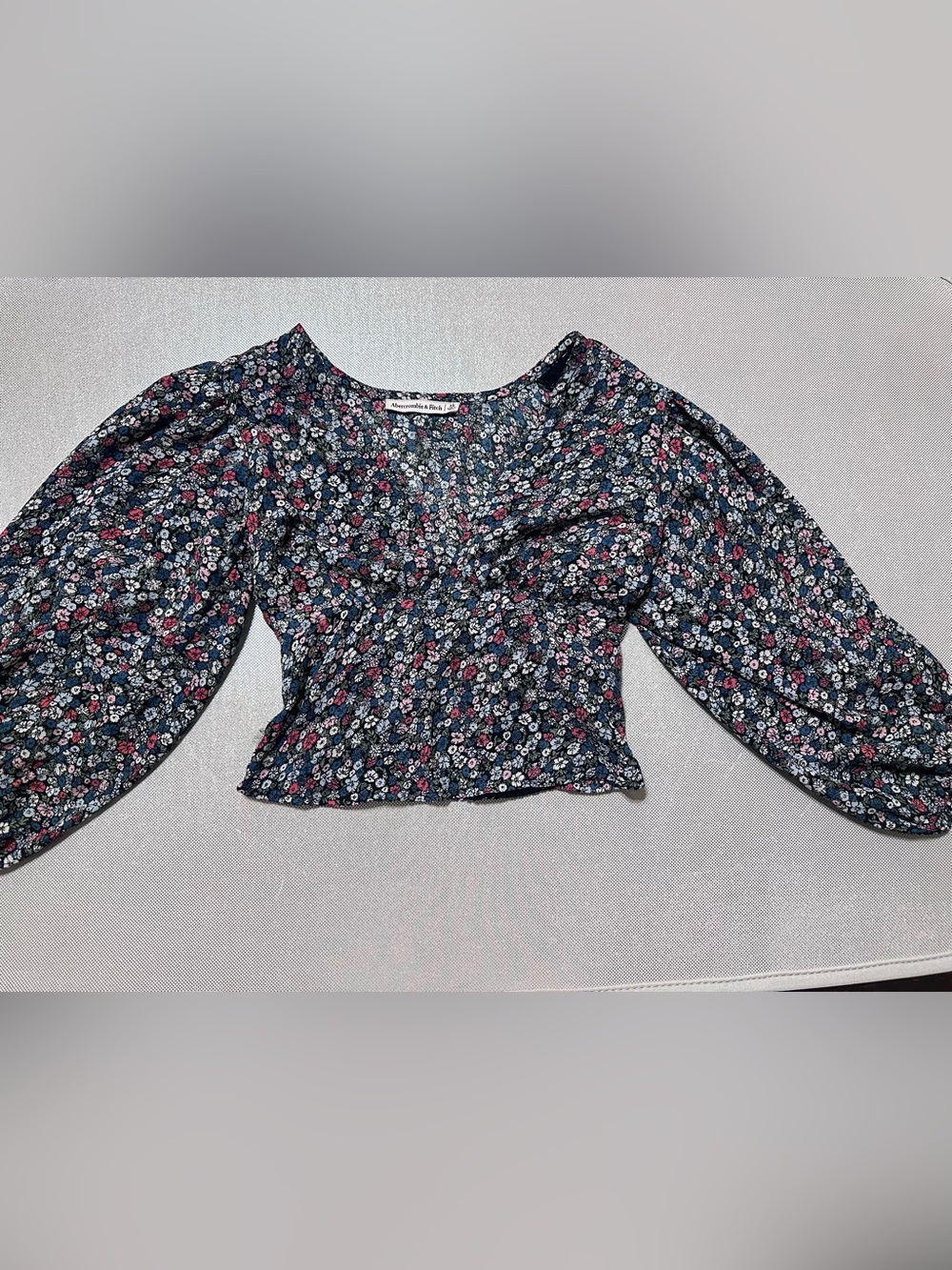 Abercrombie & Fitch Navy Floral Smocked Crop Top